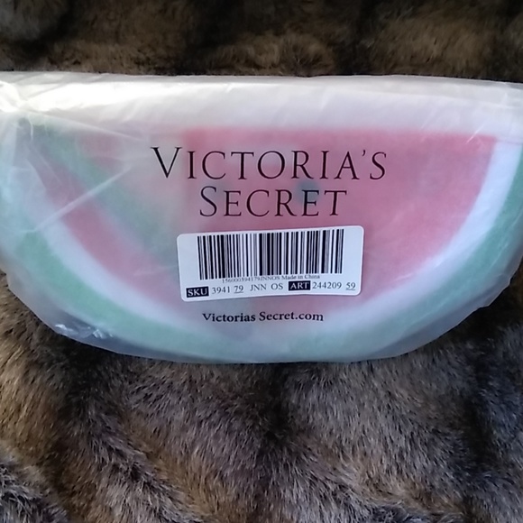 🍉 NWT Wristlet 🍉 - Picture 3 of 3